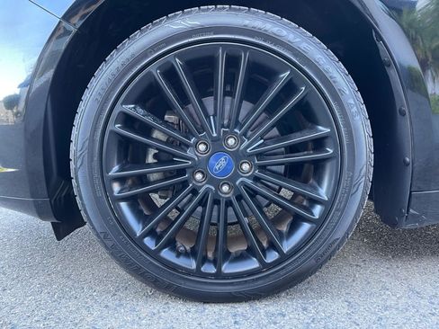 Used 2016 Ford Fusion SE w/ Equipment Group 202A FWD image 33