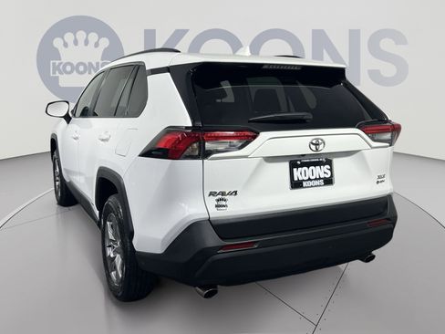Used 2025 Toyota RAV4 XLE AWD/4WD image 4