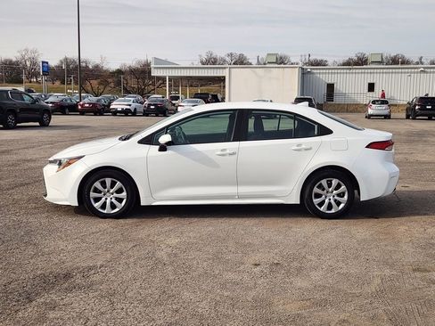 Used 2024 Toyota Corolla LE image 4