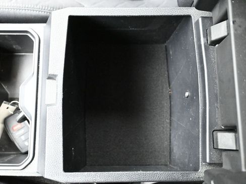 Used 2024 Toyota Tacoma SR image 19