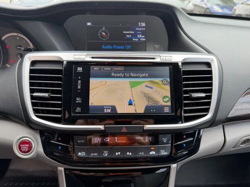 Used 2016 Honda Accord Touring image 25