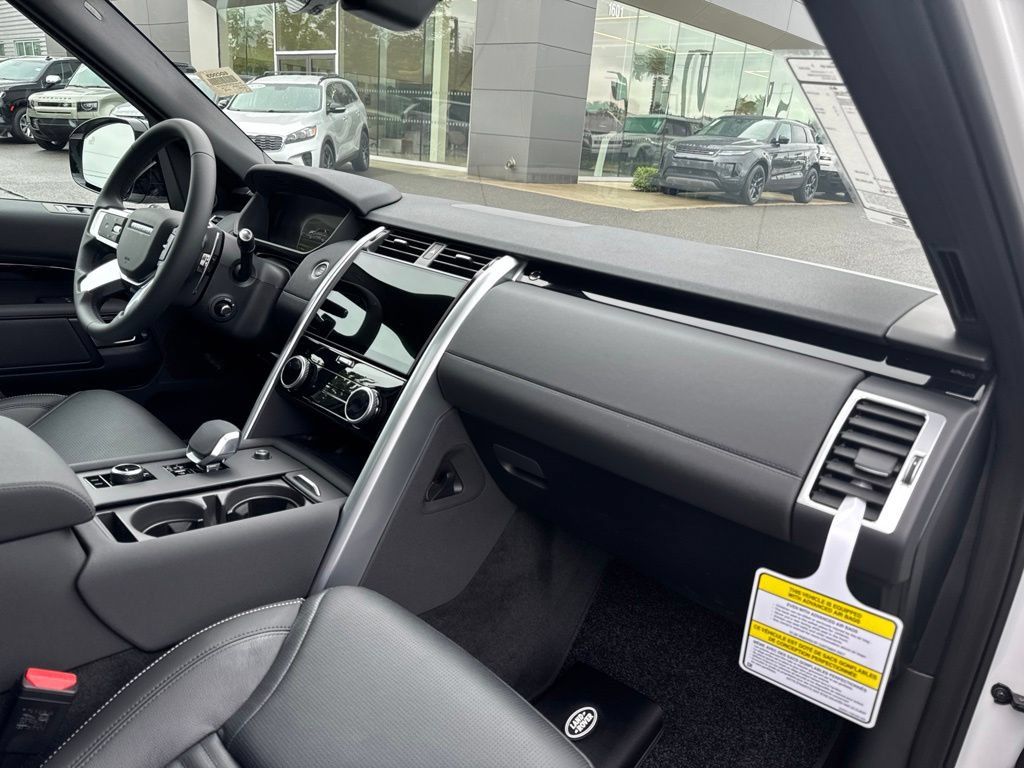 New 2026 Land Rover Discovery S AWD/4WD image 20