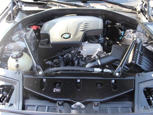 Used 2016 BMW 528i Sedan RWD image 8