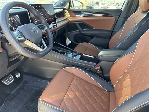 New 2026 Volkswagen Tiguan SEL R-Line image 13