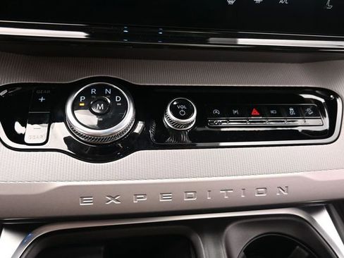 New 2025 Ford Expedition Max Active image 23