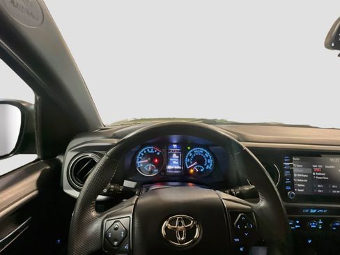 Used 2021 Toyota Tacoma TRD Sport w/ Technology Package RWD image 7