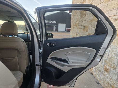 Used 2018 Ford EcoSport Titanium image 10