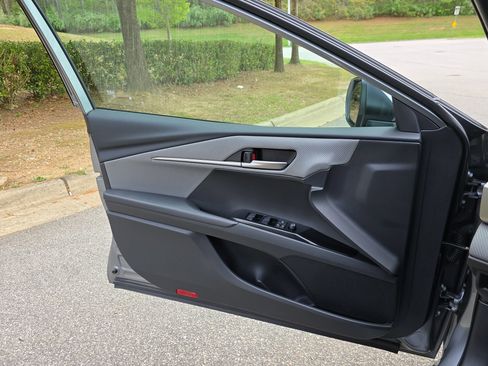 Used 2025 Toyota Camry SE w/ Convenience Package image 26