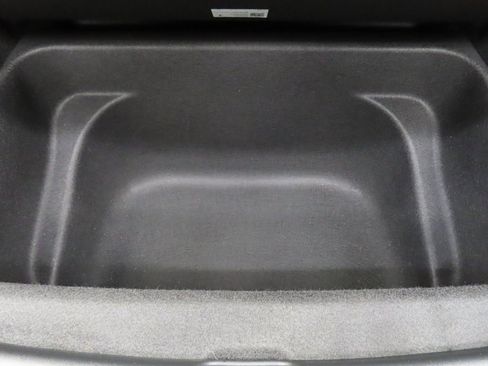 Used 2024 Tesla Model Y Long Range image 33