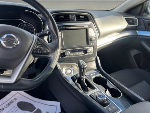 Used 2019 Nissan Maxima 3.5 S w/ Floor Mat Group FWD image 18