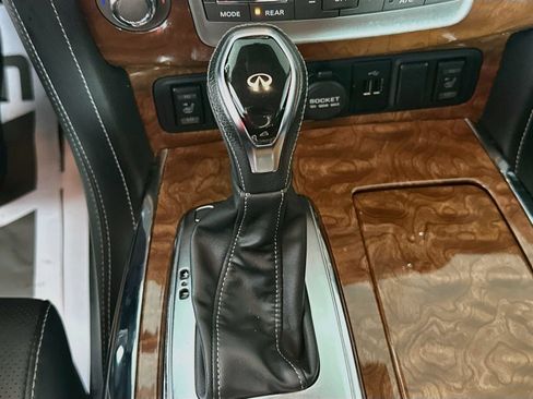 Used 2018 INFINITI QX80 2WD w/ Driver Assistance Package image 17