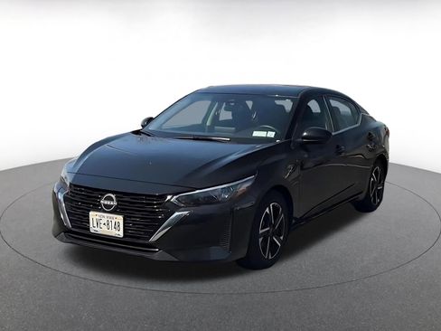 Used 2025 Nissan Sentra SV image 7