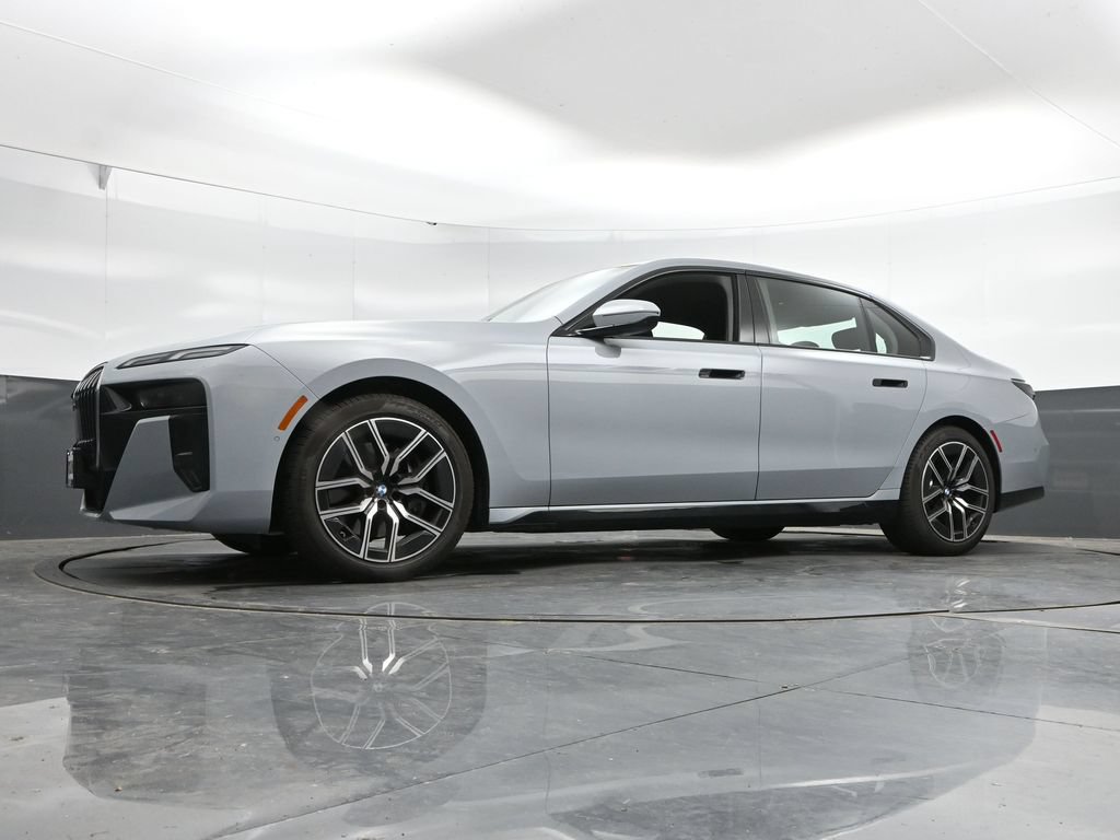 Used 2026 BMW 740i xDrive AWD/4WD image 43