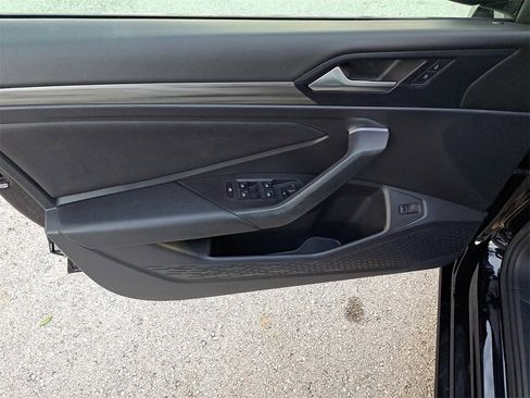 Certified 2019 Volkswagen Jetta SEL image 16