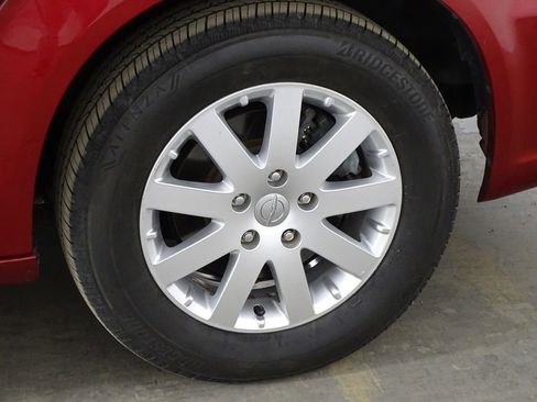 Used 2014 Chrysler Town & Country Touring image 38