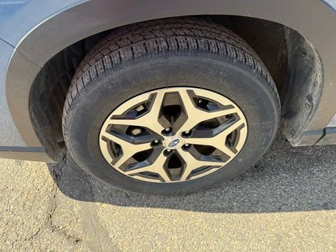 Used 2021 Subaru Forester Premium image 14