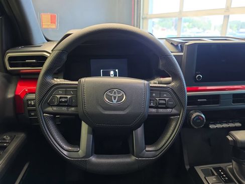 Used 2025 Toyota Tacoma SR5 AWD/4WD image 20