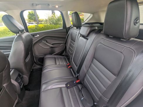 Used 2018 Ford Escape Titanium w/ Ford Safe & Smart Package AWD/4WD image 17