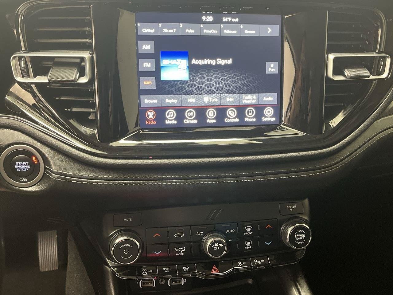 Used 2022 Dodge Durango SXT AWD/4WD image 17