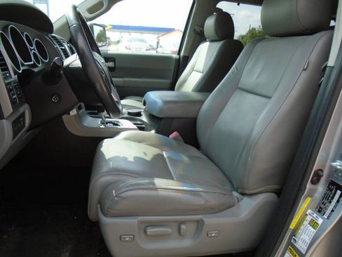 Used 2016 Toyota Sequoia Limited w/ Safety & Convenience Package RWD image 7