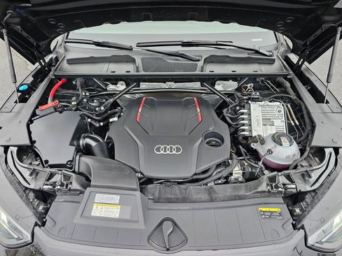 Used 2025 Audi SQ5 Premium Plus w/ Premium Plus Package AWD/4WD image 9