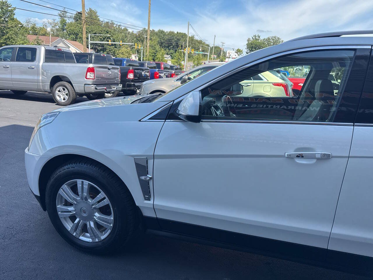 Used 2011 Cadillac SRX Luxury AWD/4WD image 4