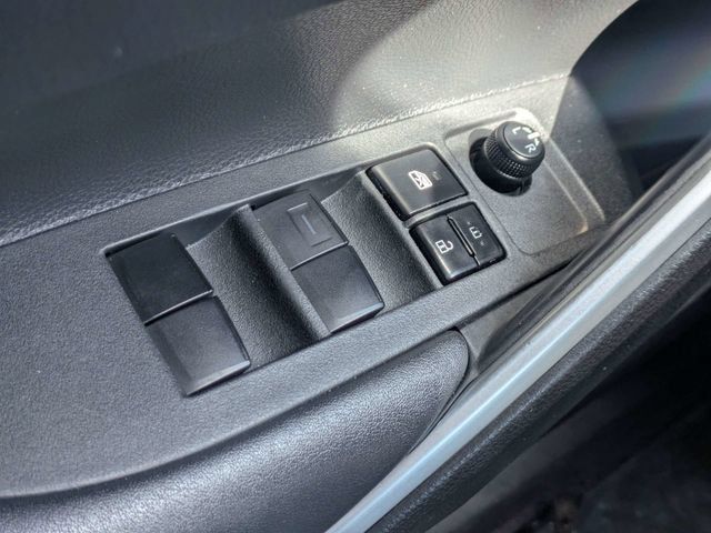 Used 2022 Toyota Corolla Cross LE w/ Moonroof Package FWD image 22