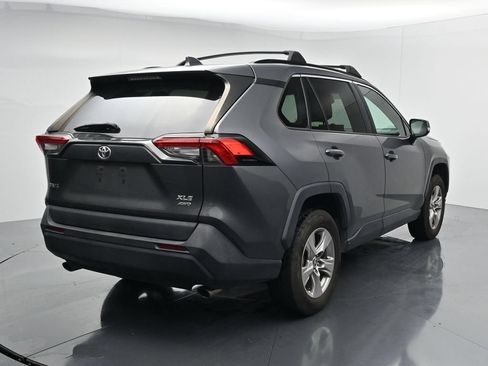 Used 2022 Toyota RAV4 XLE AWD/4WD image 7