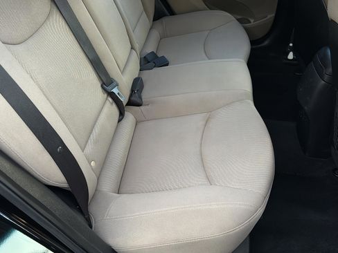 Used 2015 Hyundai Elantra SE image 30