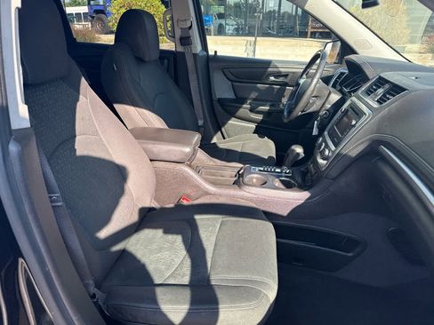 Used 2015 GMC Acadia SLE image 30