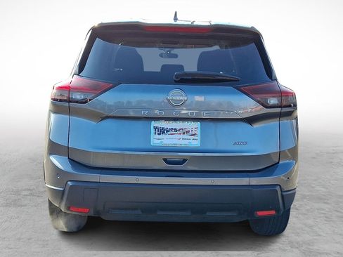 Used 2025 Nissan Rogue SV image 4