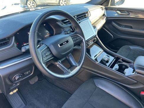 Used 2021 Jeep Grand Cherokee L Laredo image 15