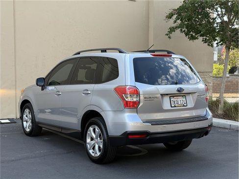 Used 2015 Subaru Forester 2.5i Premium w/ All-Weather Package AWD/4WD image 4