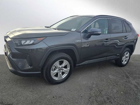 Used 2021 Toyota RAV4 LE image 7