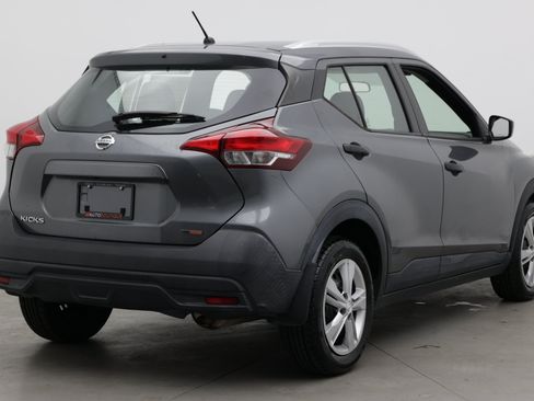Used 2019 Nissan Kicks S FWD image 7