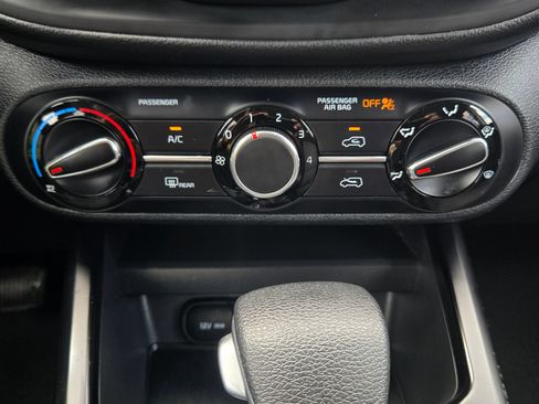 Used 2021 Kia Soul LX FWD image 29