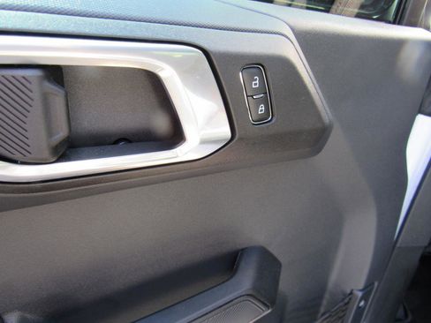 Used 2025 Ford Bronco 4-Door AWD/4WD image 16
