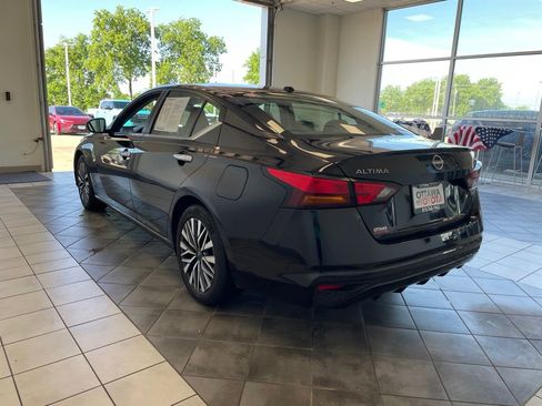 Used 2024 Nissan Altima 2.5 SV FWD image 7
