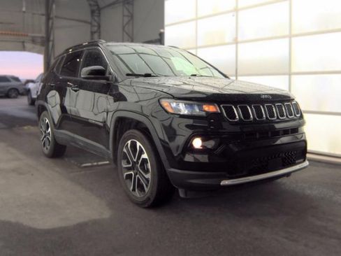 Used 2023 Jeep Compass Limited AWD/4WD image 3