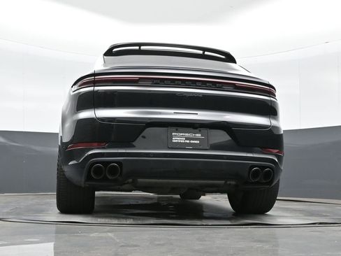 Certified 2024 Porsche Cayenne Coupe AWD/4WD image 36