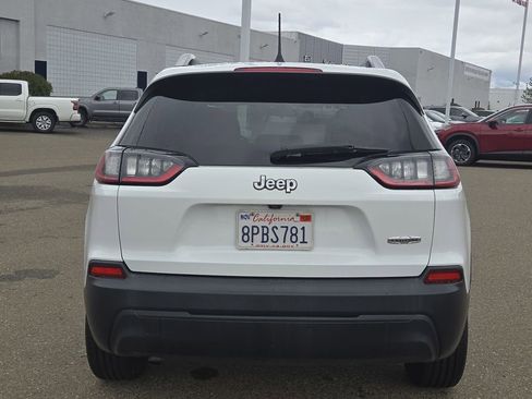 Used 2019 Jeep Cherokee Latitude Plus FWD image 17