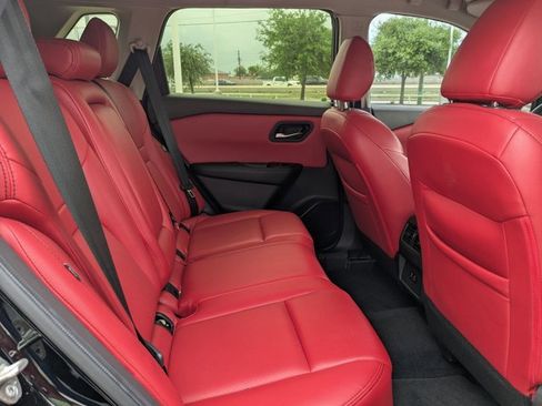 Used 2023 Nissan Rogue SV image 20