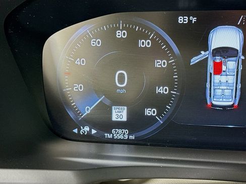 Used 2021 Volvo XC90 T5 Momentum w/ Climate Package FWD image 12