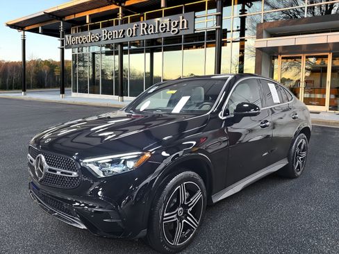 Certified 2025 Mercedes-Benz GLC 300 GLC 300 image 1