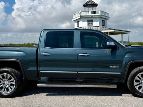 Used 2018 GMC Sierra 1500 SLT w/ Texas SLT Premium Package RWD image 4
