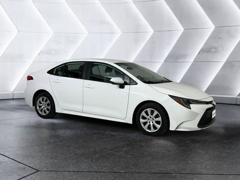 Used 2023 Toyota Corolla LE FWD image 1