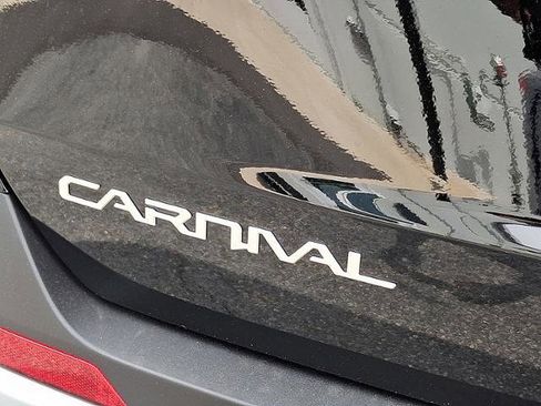 New 2025 Kia Carnival image 11