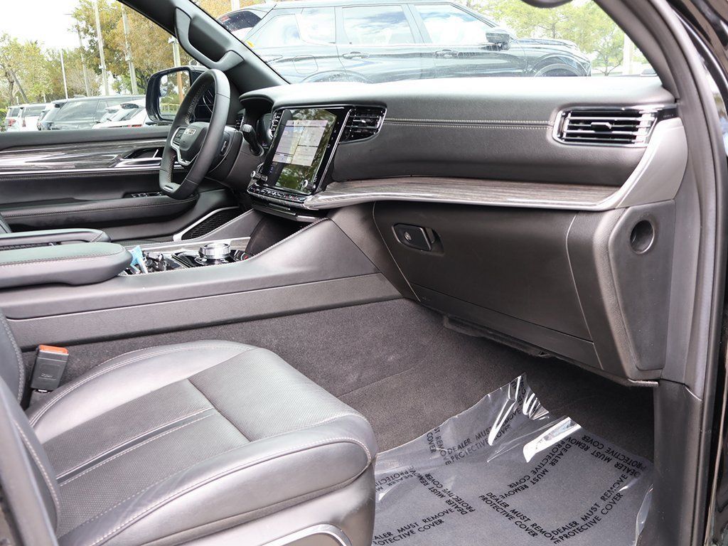 Used 2022 Jeep Wagoneer Series II w/ Premium Group I AWD/4WD image 31