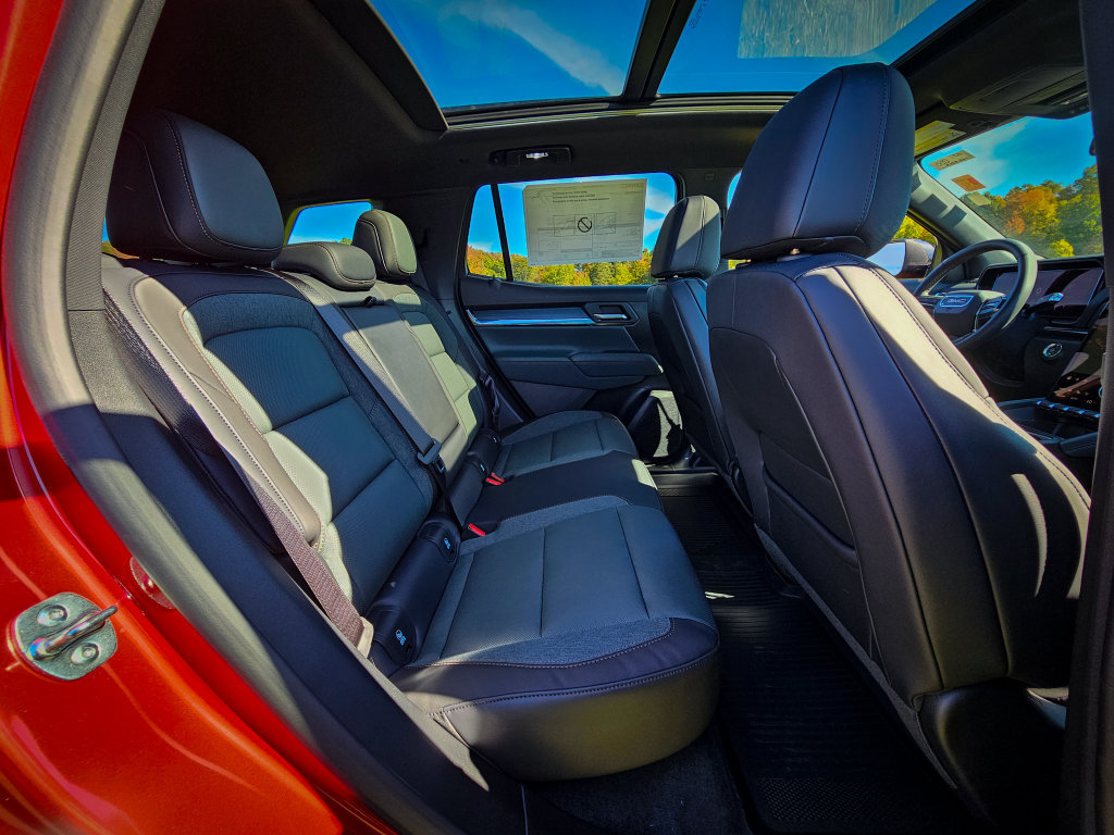 New 2027 GMC Terrain AT4 w/ Convenience Package III AWD/4WD image 39