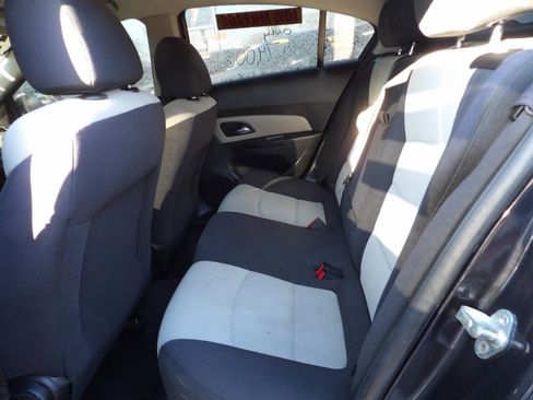 Used 2014 Chevrolet Cruze LS image 6